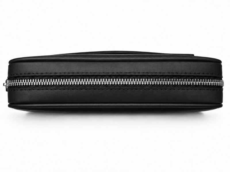 Handheld Bag in Black Leather- No1